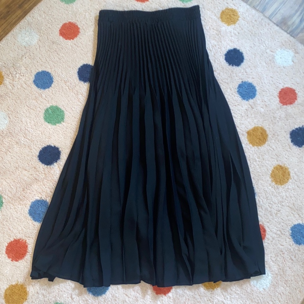 Black skirt